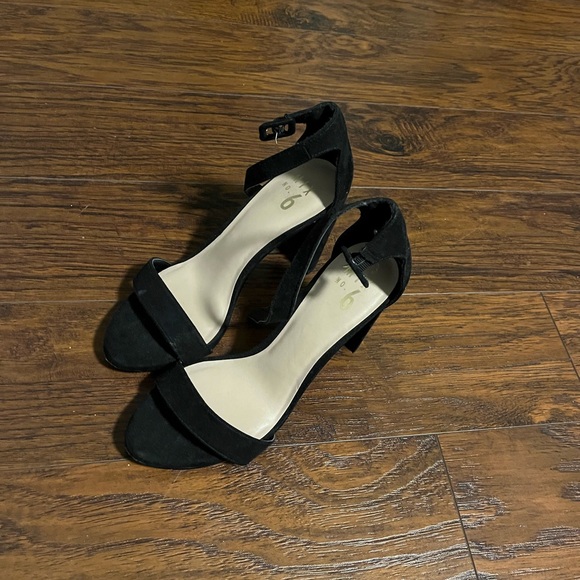Black Suede Platform Heel - Picture 2 of 4